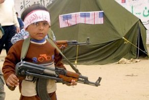 Дети участвуют в акциях протеста (34 фото)