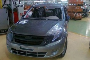 Первые живые фотографии Лада Гранта (4 фото)