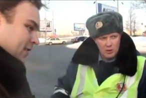 Инспектора ДПС поймали при разводе водителя!!! (видео)