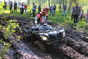 День квадроциклиста в Кировске (29 фото)