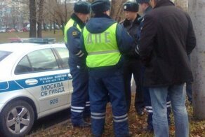 Сотрудники ДПС стали виновниками аварии (4 фото)