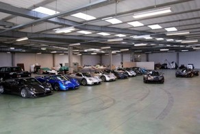 Десятка суперкаров на стоянке Pagani Automobili (32 фото)
