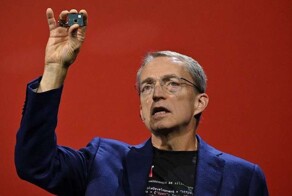 Гендиректор Intel будет получать зарплату ещё полтора года, чтобы он не ходил на работу