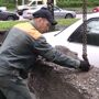 В Новокузнецке нарушителей парковки заблокировали бетонными блоками