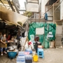 Необычные жители заброшенного торгового центра в Бангкоке