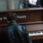 Что происходит, когда талант садится за пианино на вокзале