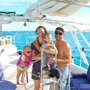 Семья воспитывает дочерей в постоянных круизах по Карибскому морю
