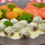 Мясные шарики из говяжьего фарша под сливочным соусом