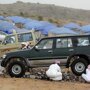 Зачем саудовская молодежь обкладывает камнями машины