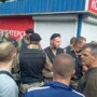 Бойцы "Днепр-1" избили предпринимателей, которые покупали им каски и бронежилеты