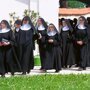 В Милане 9 монашек забеременели от понаехавших