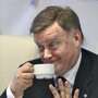 Экс-глава РЖД Якунин пригласил Би-би-си в свою "маленькую кладовку для шуб"