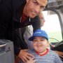 Роналду остановил автобус сборной ради фото с мальчиком, больным лейкемией