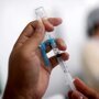 Китайцы согласились вакцинировать американских дипломатов только после анального мазка на COVID-19