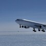 В Антарктиде впервые приземлился самолет Airbus A340