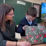 В Беларуси учительница достала коробку и сообщила классу, что внутри лежит фотография её любимого ученика