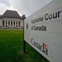 Верховный суд Канады призвал называть женщин "лицами с влагалищами"
