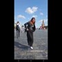 Ролик блогерши из Дубая, погулявшей по центру Москвы в белых носках, набрал 7 млн просмотров