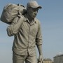 В Москве на месте скандально известной скульптуры предложили установить памятник мигранту