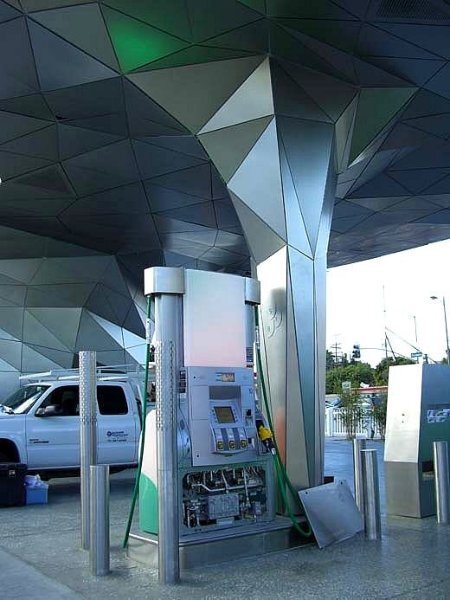 Заправка будущего (11 фото)