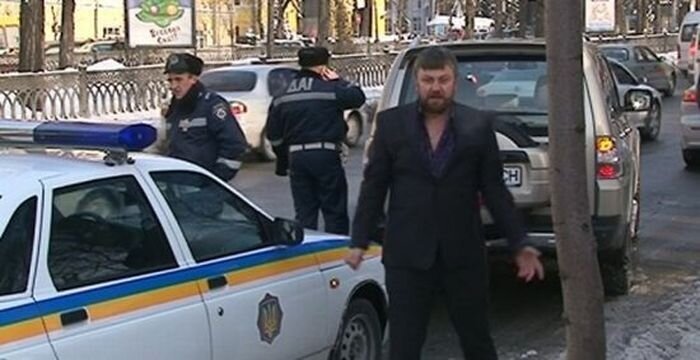 Украинского священника бес попутал (5 фото+2 видео)