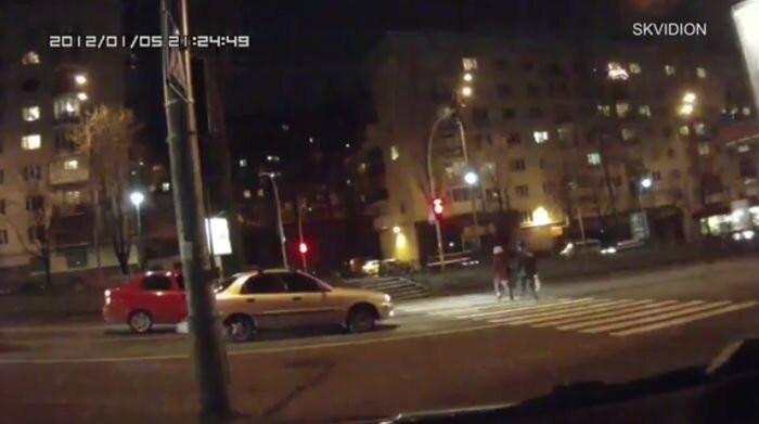 Большая подборка аварий с пешеходами на российских дорогах (видео)