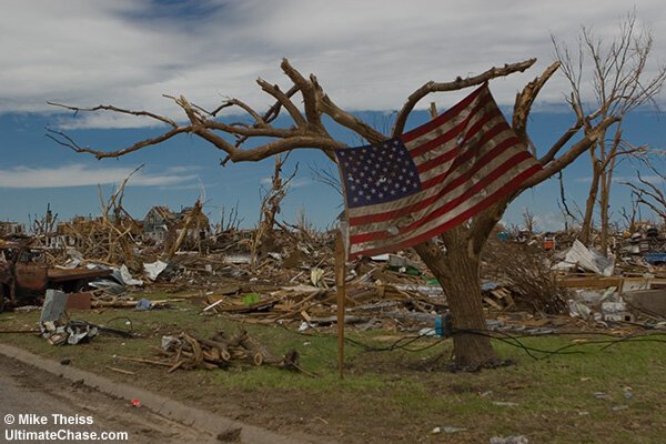 Последствия торнадо в Канзасе (41 фото)