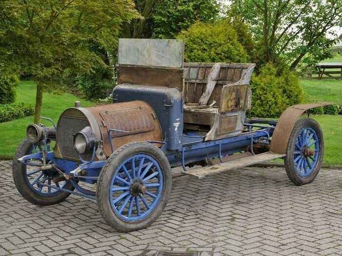 Spyker 1906 года выпуска нашли в джунглях Французской Гайаны (4 фото)