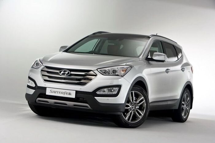 Обновленный Hyundai Santa Fe появится в октябре (7 фото)