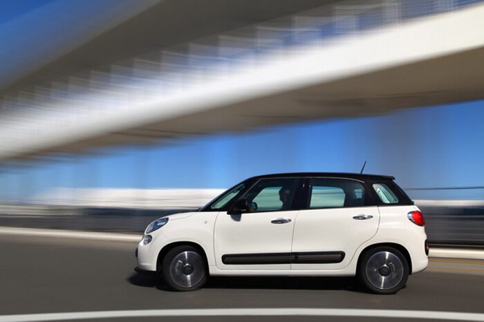 Микроминивэн Fiat 500L в новой фотосессии