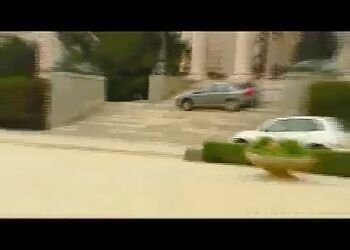 Пьяный водитель около парламента Сербии