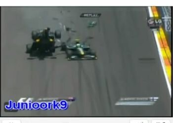 Взлет болида F1. Пилот остался цел