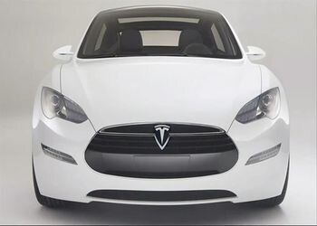 Видео от компании Tesla