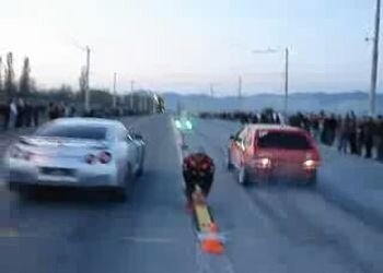 ВАЗ 2108 вздернул Nissan GTR