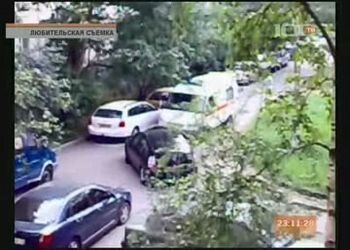 Идиот не пропускает скорую