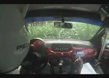 Раллийный пилот ушел в поля на Fiat 500 Abarth