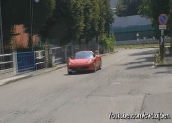 Ferrari 458 Italia разбили спустя сутки после покупки