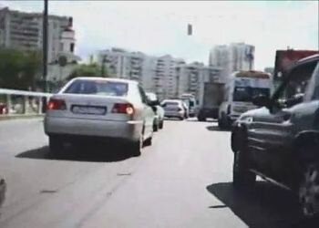 Маневрирование в московских пробках на байке
