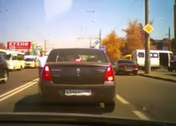 Адекватный или нет водитель логана?