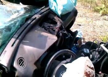 Последствия ДТП Subaru Impreza+фонарный столб