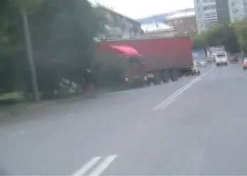 Пьяный водитель фуры хочет отмазаться