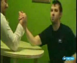 Сломал руку