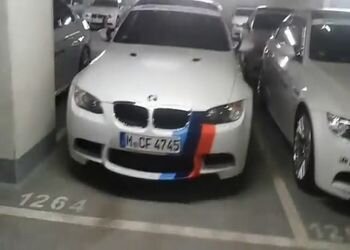 Гараж в Нюргбунгринге с BMW M3