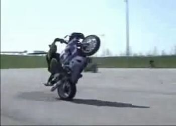 Трюки на мотоциклах