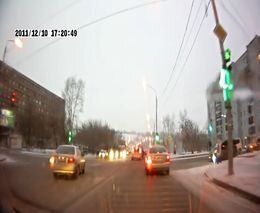 Пешеход протаранил машину