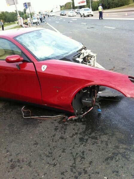 В Москве разбили Ferrari 612 Scaglietti (5 фото+2 видео)