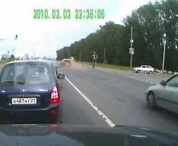 Парня на скутере подбили