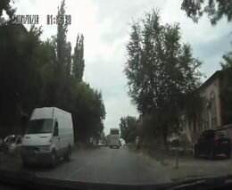 У автобуса открылся боковой люк