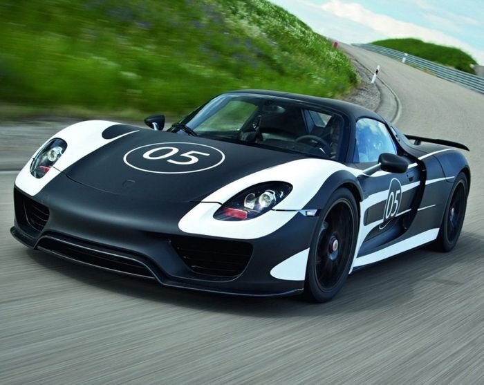 Porsche представил прототип супергибрида 918 Spyder