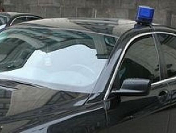   На водителя автомобиля с "мигалкой" завели уголовное дело